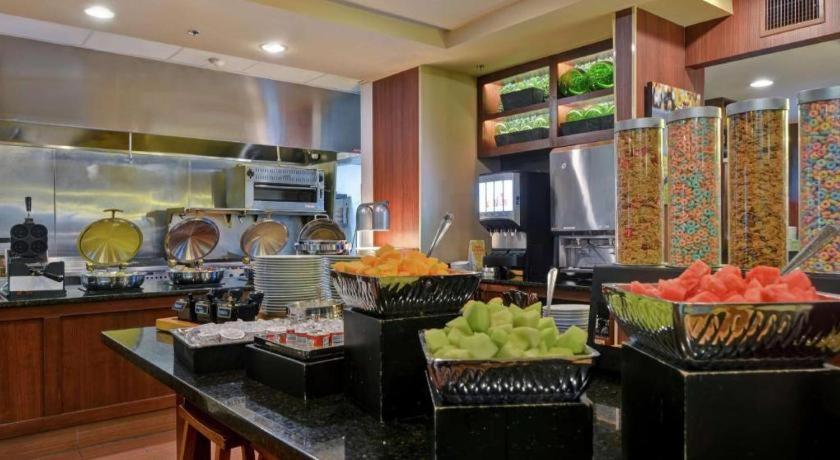 Hilton Garden Inn Γκριν Μπέι Εξωτερικό φωτογραφία